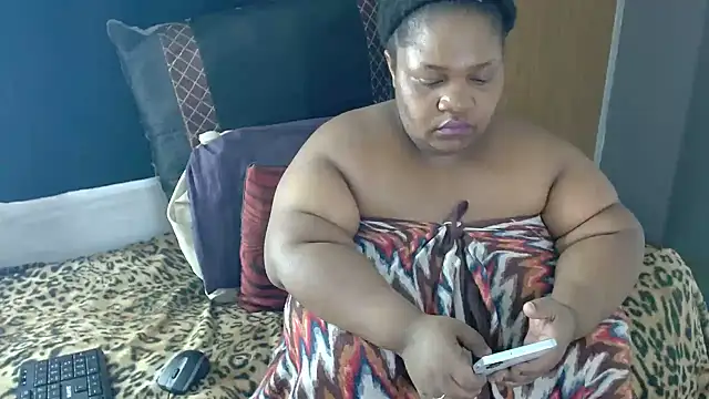 BBWMIDGET40 online show from June 15, 2026, 11:32 am