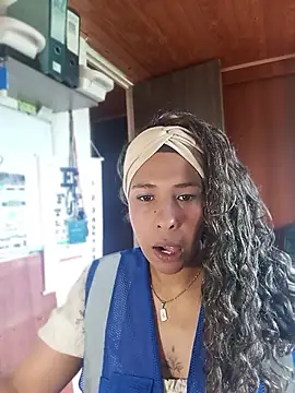 Snapshot of Ivon_C chatting on May 26, 2026, 1:20 pm Ivon C online show from May 26, 2026, 1:20 pm