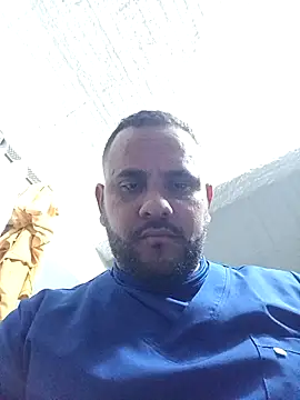 travieso2828 online show from April 23, 2026, 10:55 pm