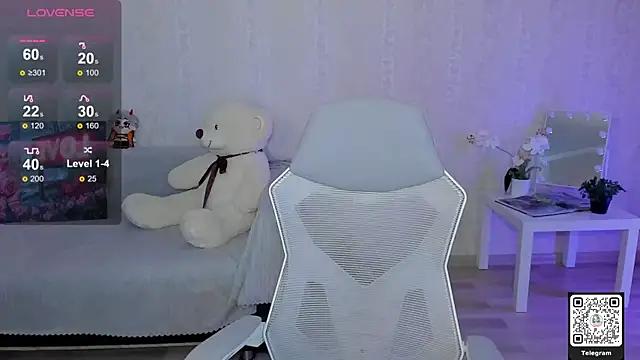 LinnLove online show from May 10, 2026, 7:01 am