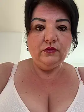 Snapshot of curvymilfmicha chatting on July 26, 2026, 5:47 am curvymilfmicha online show from July 26, 2026, 5:47 am