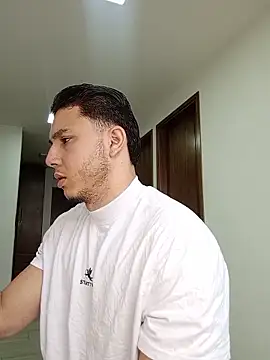 Snapshot of Maxx_valiant chatting on May 7, 2026, 11:35 am Maxx valiant online show from May 7, 2026, 11:35 am