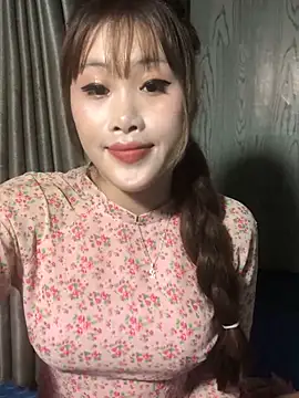 Ly-sexyy online show from May 12, 2026, 3:29 pm