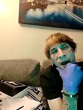 CamsWRLD online show from April 21, 2026, 9:16 am