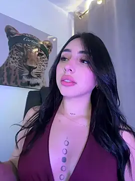 Snapshot of IsabellaNoir_ chatting on May 5, 2026, 8:45 pm IsabellaNoir online show from May 5, 2026, 8:45 pm