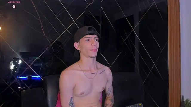  IanLark online show from June 3, 2026, 4:02 am