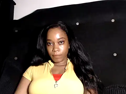 Enchantriss online show from June 12, 2026, 8:28 pm