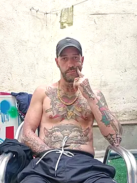 Snapshot of DuroHustler chatting on July 15, 2026, 7:37 am DuroHustler online show from July 15, 2026, 7:37 am