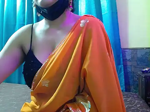-Queenie online show from July 7, 2026, 6:33 pm