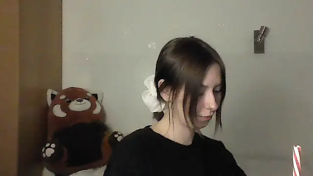 Snapshot of JuicyErika chatting on May 6, 2026, 8:35 pm JuicyErika online show from May 6, 2026, 8:35 pm