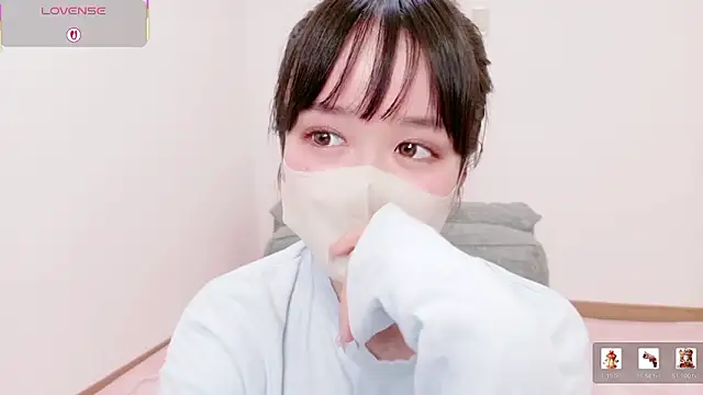mayu chan  online show from May 5, 2026, 11:46 am