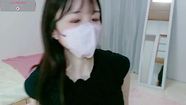 mayu chan  online show from June 17, 2026, 11:42 am