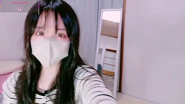 mayu chan  online show from May 1, 2026, 11:48 am