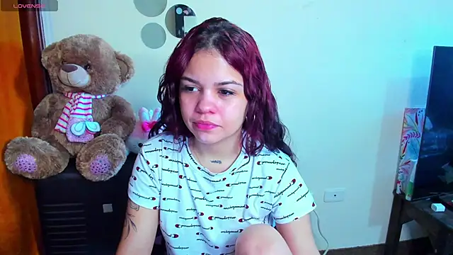 Snapshot of angelina_77 chatting on May 10, 2026, 1:25 pm angelina 77 online show from May 10, 2026, 1:25 pm