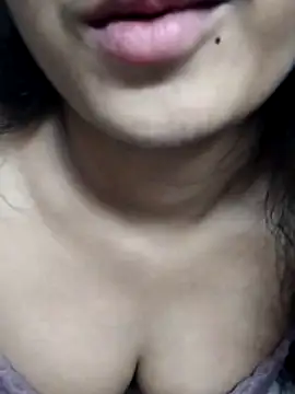 Snapshot of diya_raksha chatting on June 1, 2026, 4:35 am diya raksha online show from June 1, 2026, 4:35 am