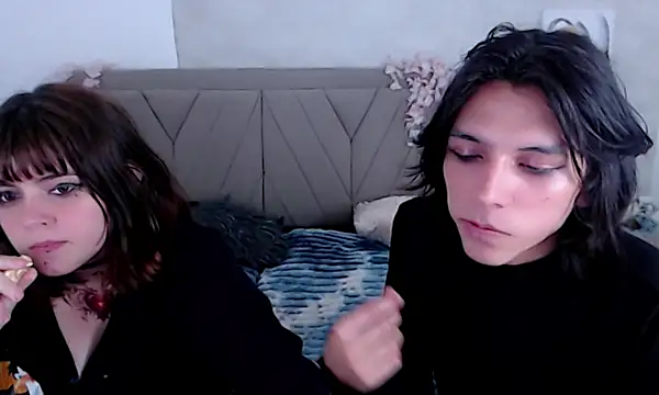 Snapshot of raven_n_matt chatting on May 21, 2026, 7:28 am raven n matt online show from May 21, 2026, 7:28 am