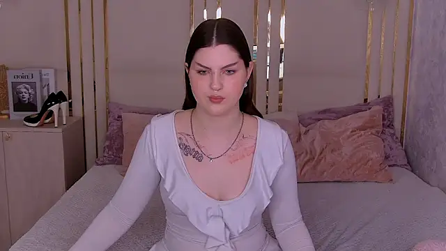 IvySimmons online show from May 25, 2026, 3:50 am