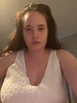 Snapshot of Poppylooloo chatting on April 26, 2026, 7:11 pm Poppylooloo online show from April 26, 2026, 7:11 pm