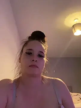 Snapshot of Poppylooloo chatting on May 10, 2026, 7:05 pm Poppylooloo online show from May 10, 2026, 7:05 pm