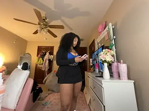 Snapshot of blair_vexxx chatting on May 7, 2026, 7:50 pm blair vexxx online show from May 7, 2026, 7:50 pm