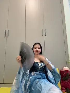 NiNa5203 online show from May 11, 2026, 6:04 am