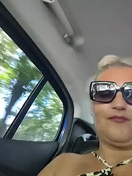 Snapshot of Divineblond chatting on July 2, 2026, 7:14 am Divineblond online show from July 2, 2026, 7:14 am