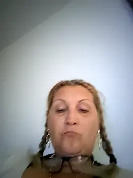 Divineblond online show from October 9, 2025, 2:17 pm