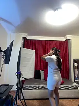 SamiiContreras  online show from May 25, 2026, 11:09 am