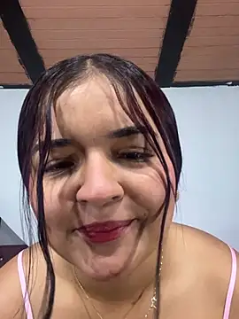 AlissonContreras  online show from May 3, 2026, 2:05 am