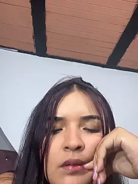 AlissonContreras  online show from April 30, 2026, 10:58 pm