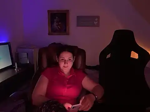 evelina danielle online show from April 22, 2026, 11:44 pm