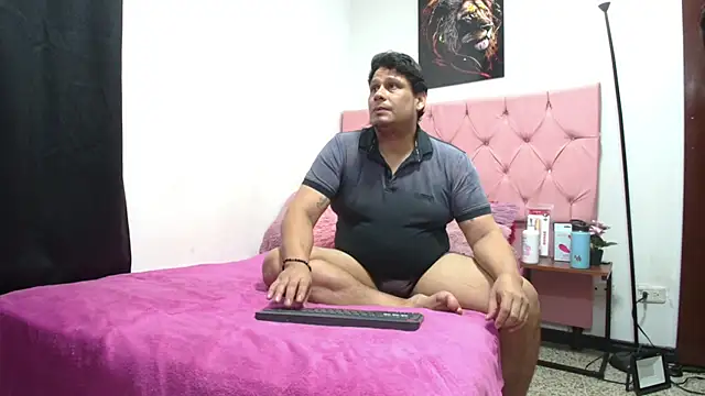 Snapshot of Xtream_LoversXXX chatting on June 4, 2026, 9:19 pm Xtream LoversXXX online show from June 4, 2026, 9:19 pm