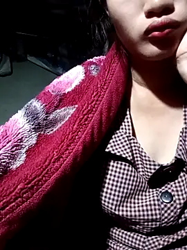 Snapshot of Rosie_LoveUU chatting on May 2, 2026, 1:33 am Rosie LoveUU online show from May 2, 2026, 1:33 am