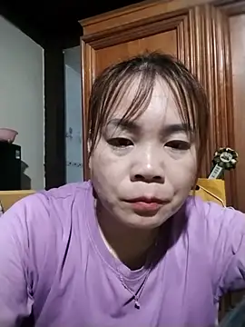 Snapshot of Squirt107 chatting on July 14, 2026, 1:17 pm Squirt107 online show from July 14, 2026, 1:17 pm