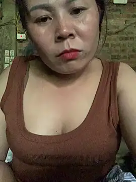 Snapshot of Helen-baby chatting on May 13, 2026, 3:02 am Helen-baby online show from May 13, 2026, 3:02 am