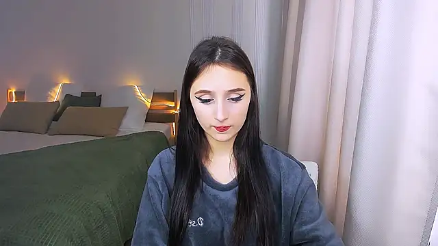 Snapshot of JulietteMonli chatting on June 2, 2026, 11:32 am JulietteMonli online show from June 2, 2026, 11:32 am