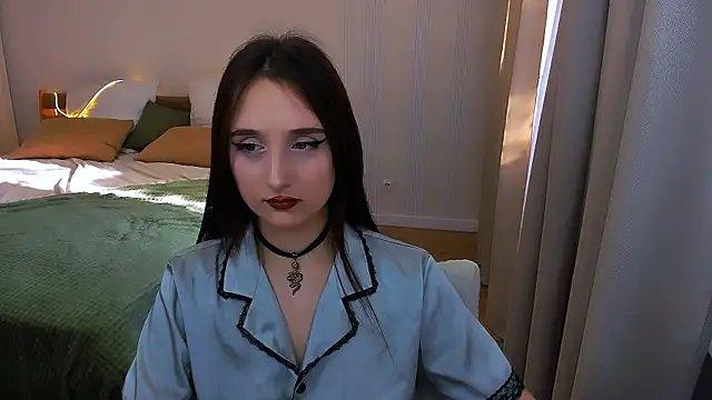 Snapshot of JulietteMonli chatting on June 14, 2026, 2:29 pm JulietteMonli online show from June 14, 2026, 2:29 pm