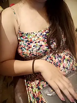 Snapshot of Aayaat__ chatting on June 8, 2026, 8:09 pm Aayaat online show from June 8, 2026, 8:09 pm
