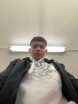 Snapshot of fresdyhot chatting on June 4, 2026, 4:00 pm fresdyhot online show from June 4, 2026, 4:00 pm