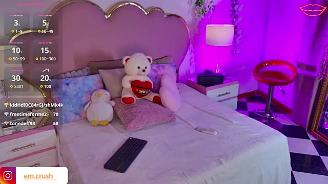 AriaCush online show from June 25, 2026, 8:36 pm