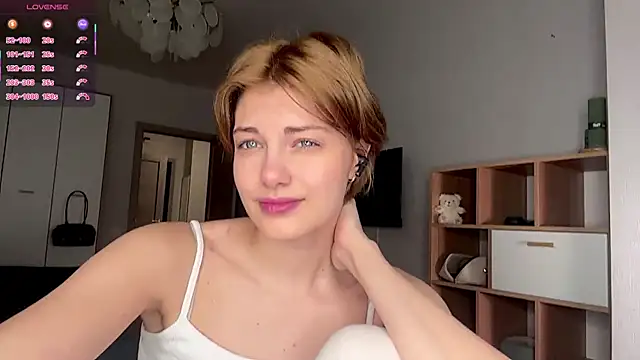 LinaFlamie online show from July 11, 2026, 10:15 am