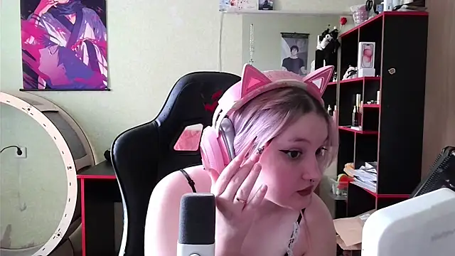 ZoyaMek online show from April 25, 2026, 6:05 am