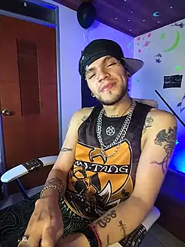 Snapshot of FonixXBelialX chatting on June 2, 2026, 12:10 am FonixXBelialX online show from June 2, 2026, 12:10 am