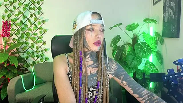 Lucy Doll8 online show from June 20, 2026, 11:21 pm