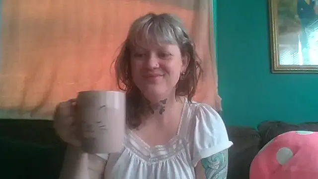 Snapshot of RosieSwitchBitch chatting on May 6, 2026, 11:03 am RosieSwitchBitch online show from May 6, 2026, 11:03 am