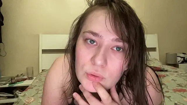 Snapshot of BettyRussian chatting on June 18, 2026, 3:39 pm BettyRussian online show from June 18, 2026, 3:39 pm