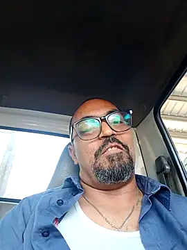 hitachixxx online show from June 4, 2026, 3:06 pm