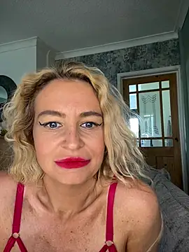 Sophielauren online show from April 27, 2026, 9:40 am