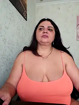 -CUTE-EVVIL- online show from May 20, 2026, 7:05 am