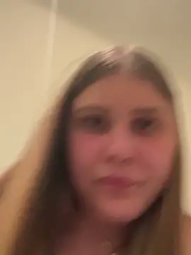 Pusziemily online show from April 24, 2026, 7:49 pm